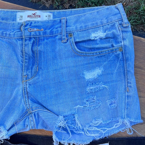 Hollister Destructed Jean shorts Bundle sz 7 (3) pairs Like New - Picture 4 of 10